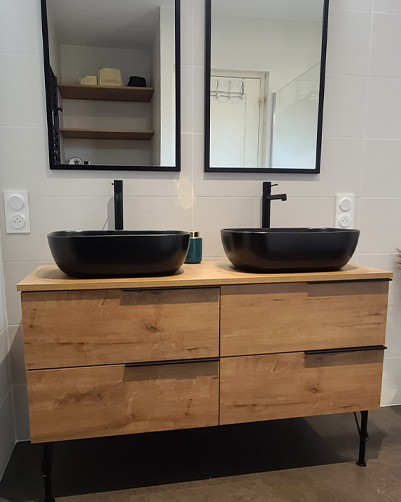 renovation-salle-bain-loft-industriel-noir-mobilier-vasque-noir Renovation salle de bain douche loft industriel noir bois vasque apres par bainiste S2ED Poitiers 86
