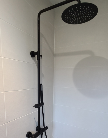 renovation-salle-bain-loft-industriel-colonne-douche-noir Renovation salle bain colonne douche noir loft-industriel