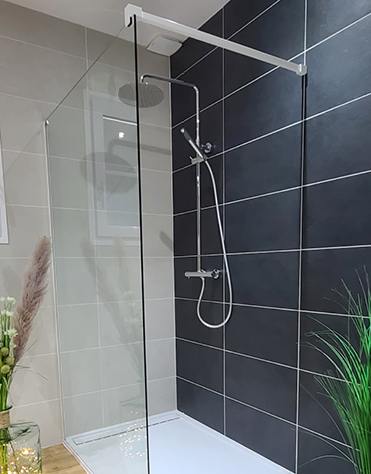renovation-salle-bain-boheme-chic-cabine-douche-colonne-douche renovation salle bain receveur colonne douche