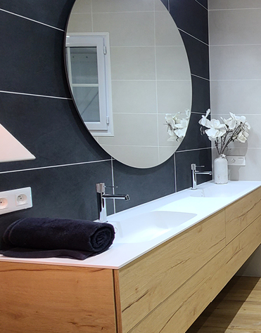 renovation-salle-bain-boheme-chic-mobilier-vasque-mitigeur renovation salle bain miroir LED