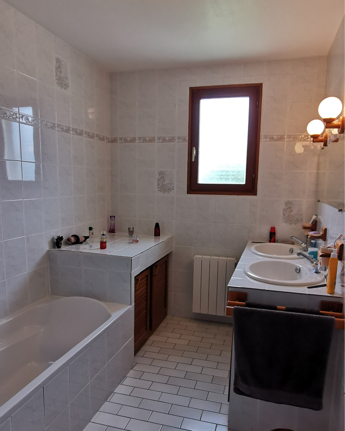 renovation-salle-bain-contemporain-avant renovation salle bain baignoire avant