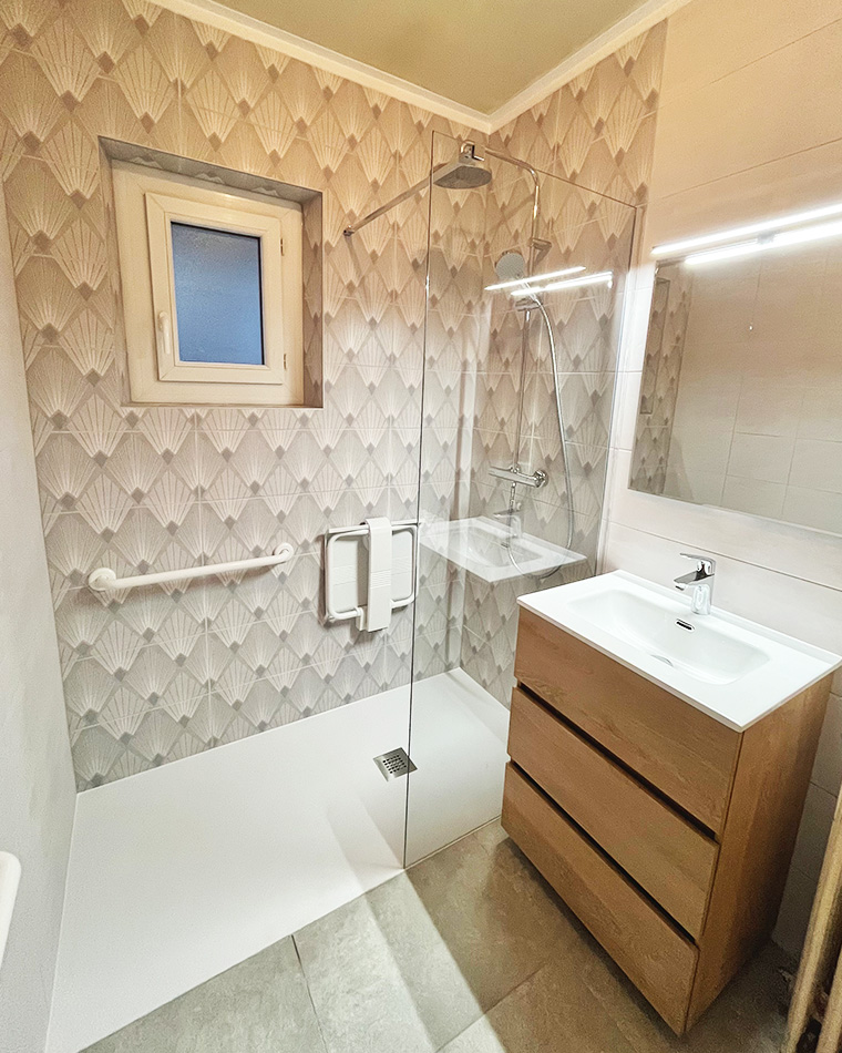 Création d'une salle de bains sénior en Bourgogne par Myotte et Cie (25) photo après Création d'une salle de bains sénior en Bourgogne par Myotte et Cie (25) photo après